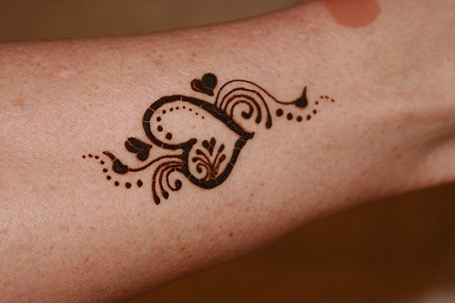 Artist Applying Beautiful Henna Tattoo Arabic Stock Photo 1355892254 |  Shutterstock